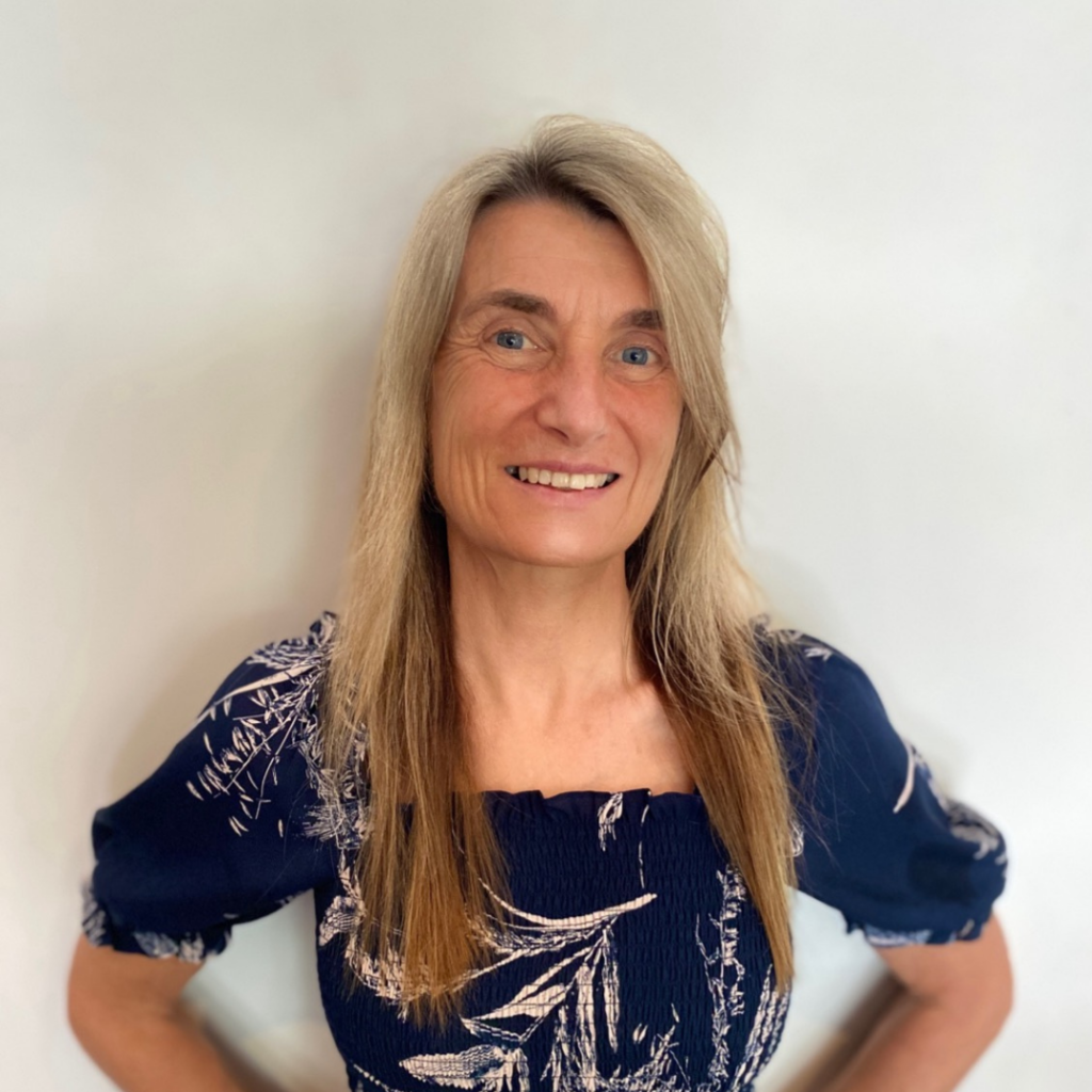 Jo SKinner Headshot